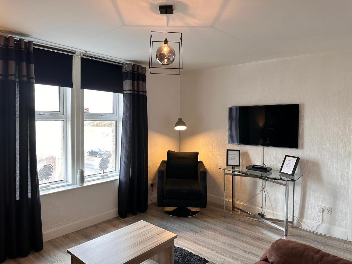 Crown Street Getaway Apartment Ayr Bagian luar foto